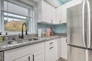 Updated North Beach Cottage Pet Friendly! - 2