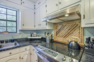 Lakefront Lineville Retreat with Private Dock! - Lineville - 1