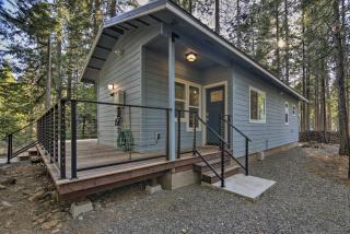 Secluded Butte Meadows Cabin with Deck and Grill! - - 8