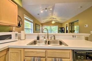 Aberdeen Club Golf Retreat, Short Drive to Beach! - 1