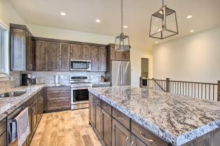 Scenic Eden Gem with Hot Tub about 6 Mi to Ski Area - 3