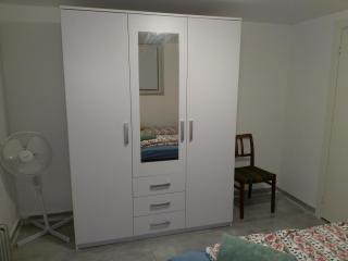 Renovated semi- basement 2 Bedrooms Furnished Apartment - Close to everything in Moss - Moss - 2