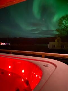 In the heart of the Lyngen alps, Holmen i Lyngen - Lyngseidet - 2