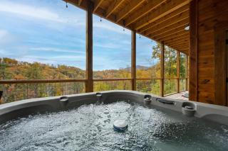 The Overlook - '21 Cabin - Gorgeous Unobstructed Views - Fire Pit Table - GameRm - HotTub - Xbox - Lots of Bears - 5