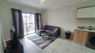 The Blyde Crystal Lagoon One Bedroom Apartment - Pretoria - 4