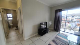 The Blyde Crystal Lagoon One Bedroom Apartment - Pretoria - 5