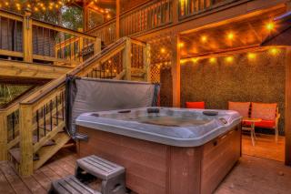 Golden Eagle GA Cabin - Hot Tub, Firepit & Fast WiFi - 8
