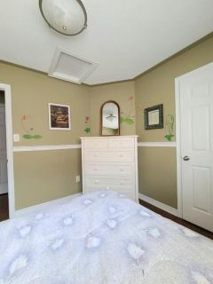 Top Floor of House in S Vaughan All to Yourself - 7