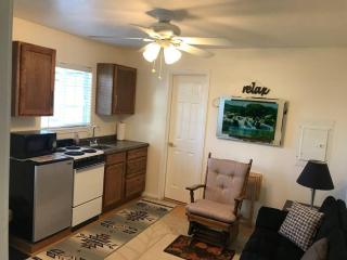 Cozy Cottage House B with Double Carport - Twin Falls - 6