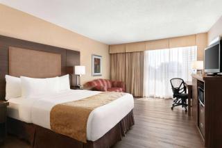 Ramada by Wyndham Belleville Harbourview Conference Center - Belleville - 5