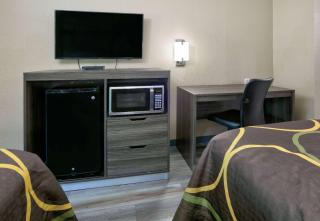 Super 8 by Wyndham Mobile/Tillmans Corner - Tillmans Corner - 1