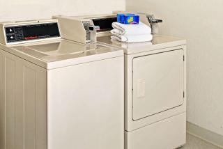 Super 8 by Wyndham Omaha Eppley Airport/Carter Lake - Carter Lake - 1