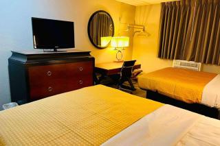 Super 8 by Wyndham Benton Harbor St Joseph - 4
