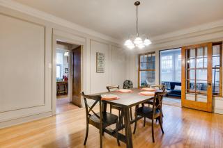 Lovely Near Loyola - Enjoy the Wonderful Outdoor Space and Sun Room - Room for the Whole Crew apts - Chicago - 7