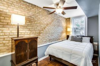 Quiet Comfort in the Big City, Just Steps to the Blue Line apts - Chicago - 3