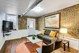 Quiet Comfort in the Big City, Just Steps to the Blue Line apts - Chicago - 5