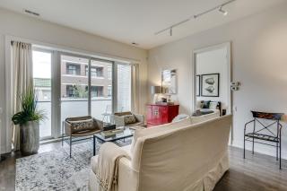Sheridan Park Stunner! No Matter if You Are in Town for Business or Fun This Property Has You Covered apts - Chicago - 7