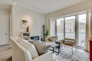 Sheridan Park Stunner! No Matter if You Are in Town for Business or Fun This Property Has You Covered apts - Chicago - 4
