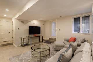 PET FRIENDLY! Charming and Cozy - Close to DePaul and Public Transit apts - Chicago - 3