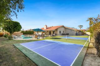 Cheerful villa with Pool, Spa, & Private Pickleball Court! - Bermuda Dunes - 0