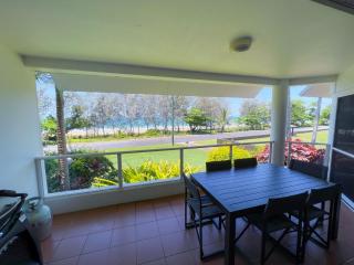 6 Ulysses - Spacious Beachfront Apartment - Mission Beach - 1