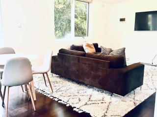 Two bedroom South Melbourne Apartment on Montague - 3