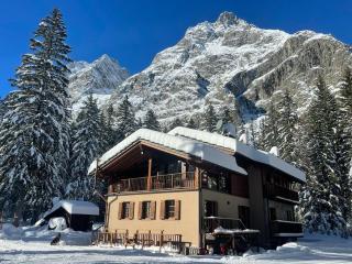WILDHOMES Wild Wolf Lodge - Courmayeur - 8