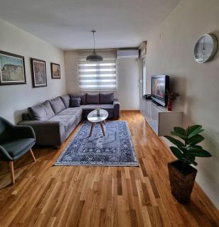 Riverside Apartment - Podgorica - 8