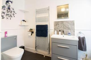 Modern Quirky Exeter City Cottage 2 min walk - shops - 5