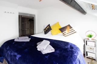 Modern Quirky Exeter City Cottage 2 min walk - shops - 1