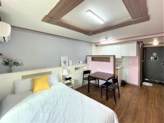 HY Choi Hotel - 2