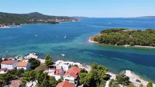 Villa Rosmarin - family friendly, beachfront - Pašman - 9