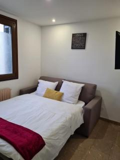 Studio entièrement équipé avec véranda commune - Neuilly-sur-Marne - 4