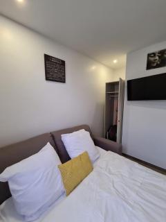 Studio entièrement équipé avec véranda commune - Neuilly-sur-Marne - 3