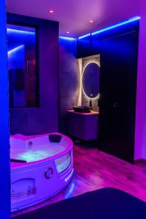 BLUE NIGHT - Jacuzzi - Bord de Seine - Corbeil-Essonnes - 5