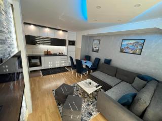 Apartman Enjoy - Pale - 9