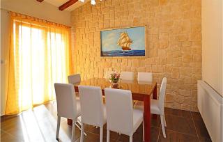 Stunning Apartment In Tribunj - 7