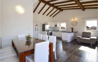 Stunning Apartment In Tribunj - 2