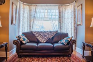 Maple House Large Vacation Home, Sleeps 7 Pet Friendly Great Location - Trinidad - 4