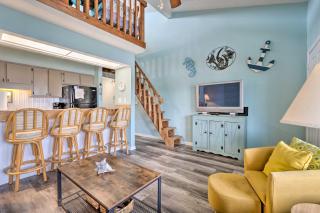 PCB Condo with Balcony Close to the Beach! - Panama City Beach - 6