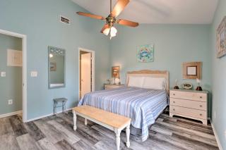 PCB Condo with Balcony Close to the Beach! - Panama City Beach - 2