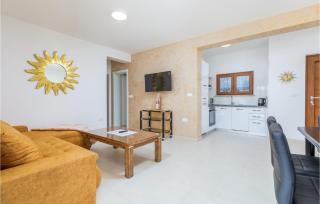 2 Bedroom Nice Apartment In Medulin - Medulin - 6