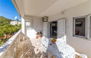 Cozy Apartment In Poljica - 5