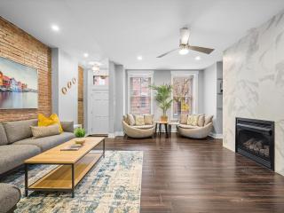 Stylish 4 Bedroom Loft Home, North Shore, City Skyline View Close to NHL, NFL - Pittsburgh - 3