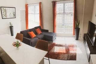Suite Retreat at The Lofts - Kingston - 9
