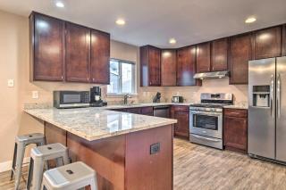 Walk to Broncos Stadium Modern Denver Duplex - 5