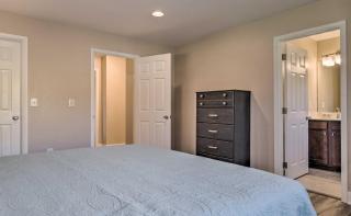 Walk to Broncos Stadium Modern Denver Duplex - 3