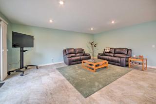 Family Home on Crystal Lake with Private Beach! - Hart - 7