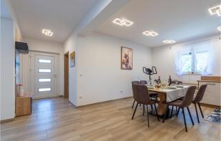 Lovely Home In Labin With Wifi - 2