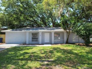 Breathtaking & Renovated Tampa Heated Pool House - 8